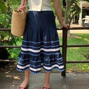 Navy and White Tiered Skirt size38